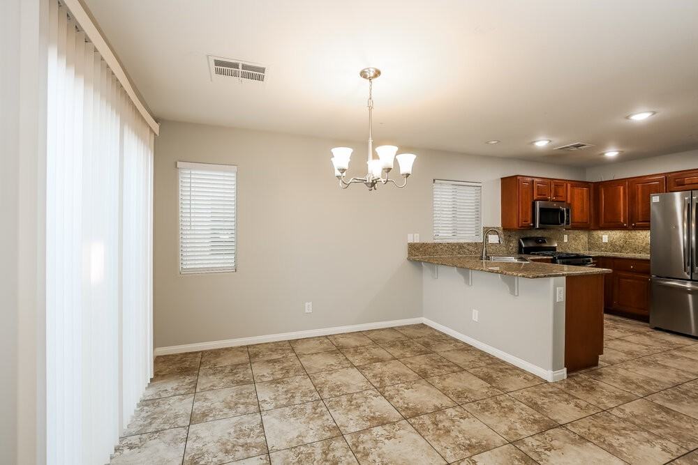 5260 Judkins Dr - Photo 7 of 17