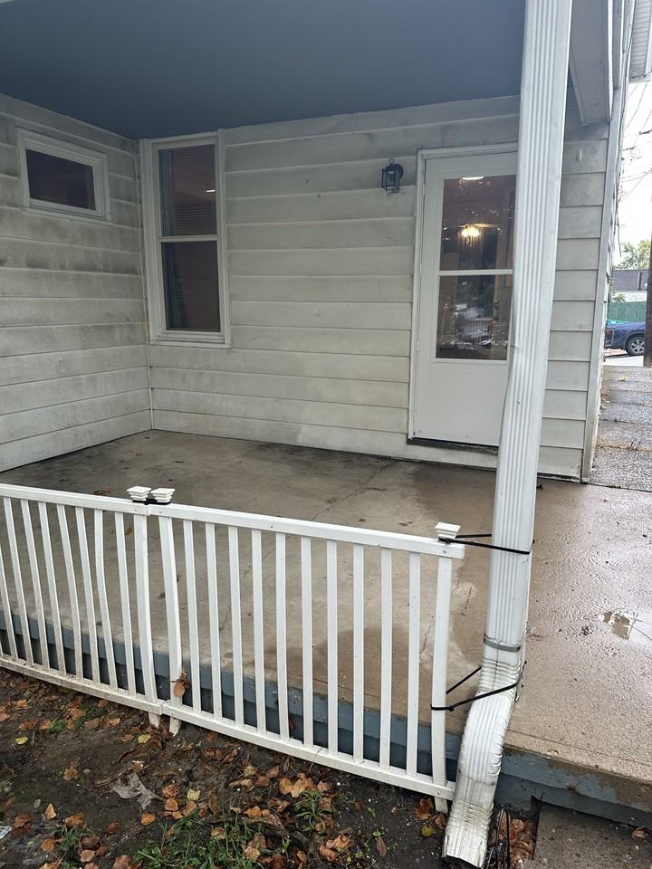 219 W 2nd St #C - Photo 5 of 15