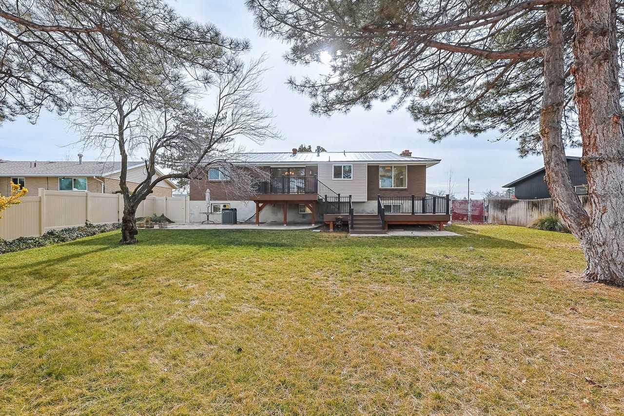 371 E 6770 S - Photo 4 of 47