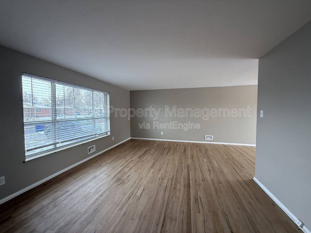 3055 Carson St - Photo 2 of 10