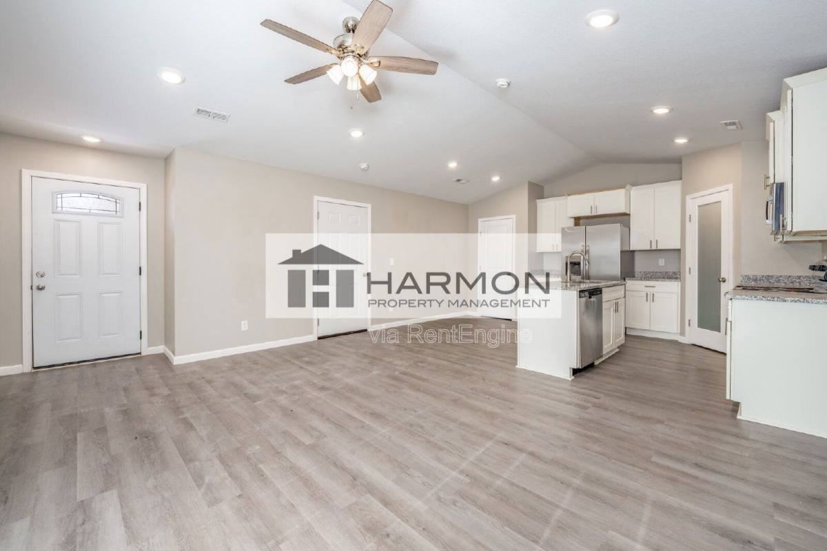 412 N Georgie Ave - Photo 2 of 10