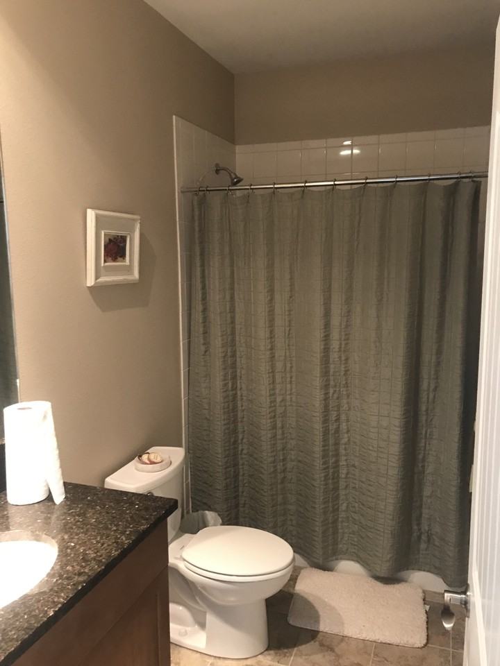 325 Nw Coast St #A - Photo 4 of 21