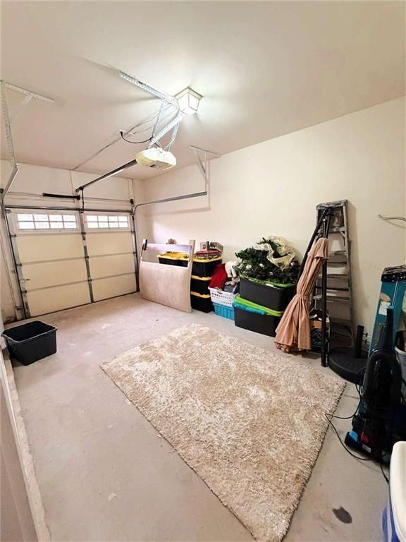 2708 Beynon Ln - Photo 5 of 38