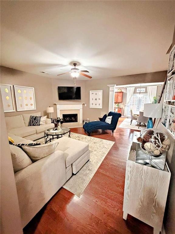 2708 Beynon Ln - Photo 6 of 38