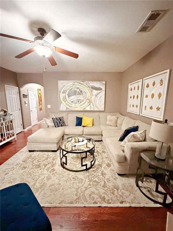 2708 Beynon Ln - Photo 7 of 38