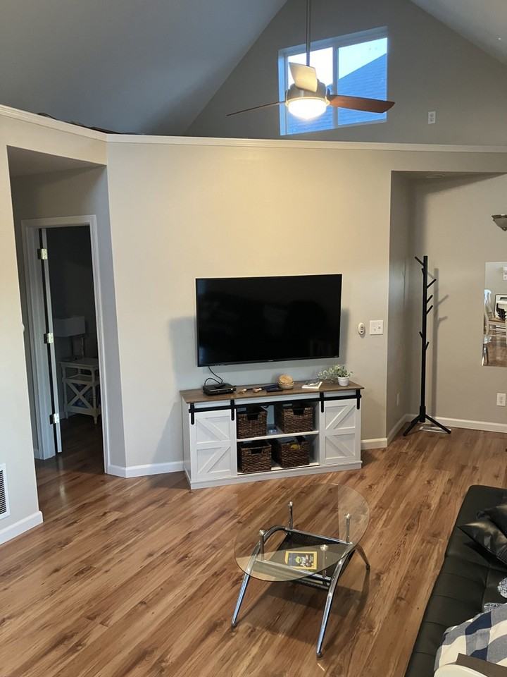 5515 N Syracuse St - Photo 6 of 19