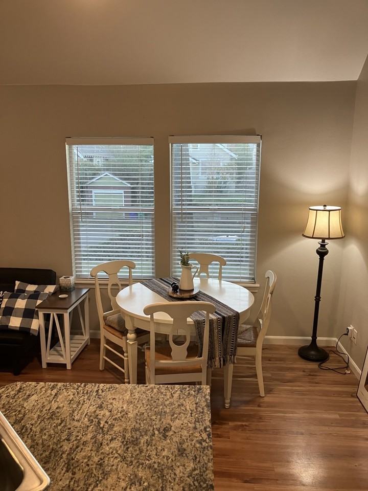 5515 N Syracuse St - Photo 7 of 19