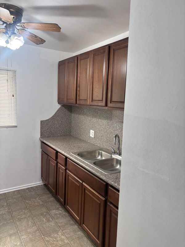 924 N Ogden Dr ##3 - Photo 6 of 10