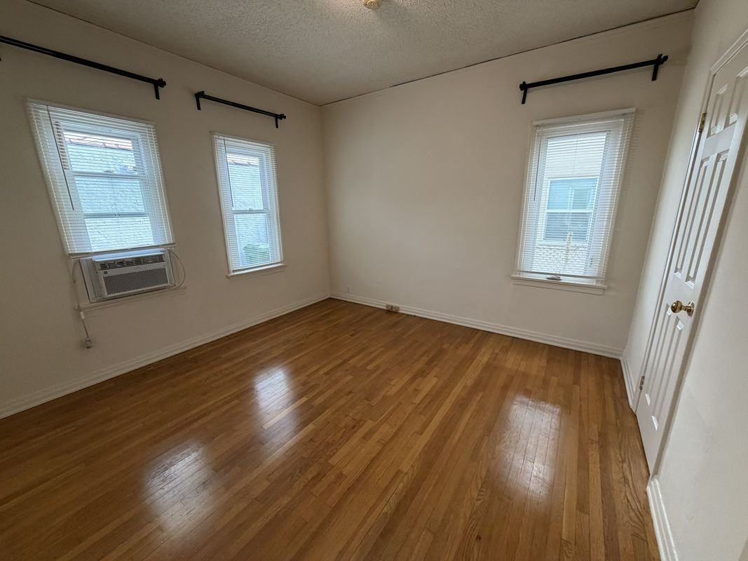 630 1/2 N Spaulding Ave - Photo 6 of 9