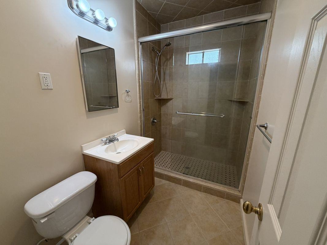 630 1/2 N Spaulding Ave - Photo 7 of 9