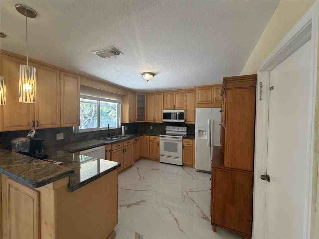 6791 Nw 32nd Ave - Photo 2 of 8