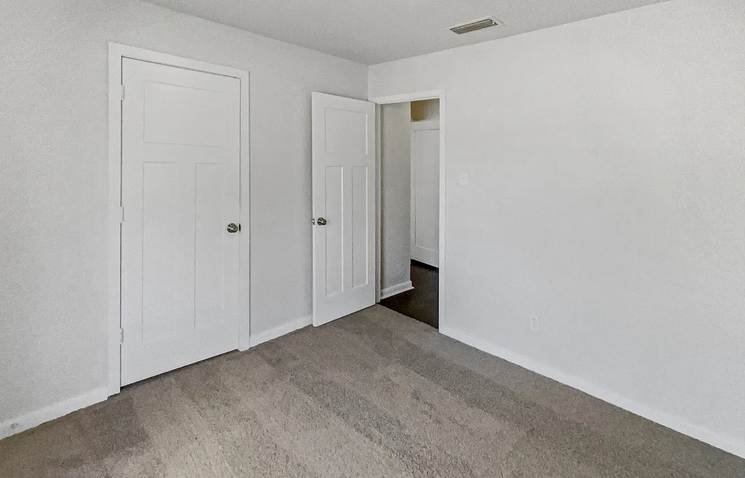 1425 Whiteoak Dr - Photo 2 of 5