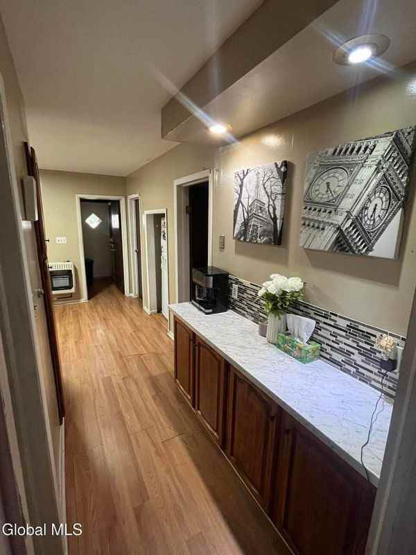 1412 Stanford St - Photo 5 of 8