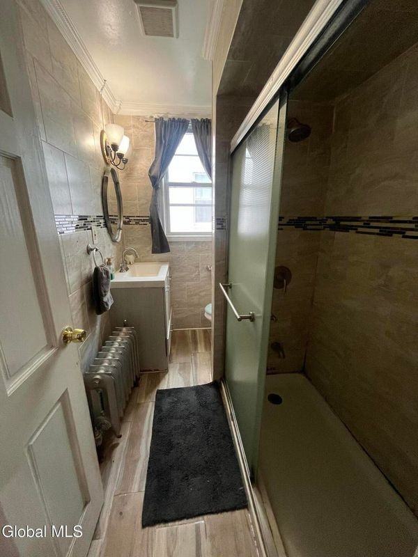 1412 Stanford St - Photo 7 of 8