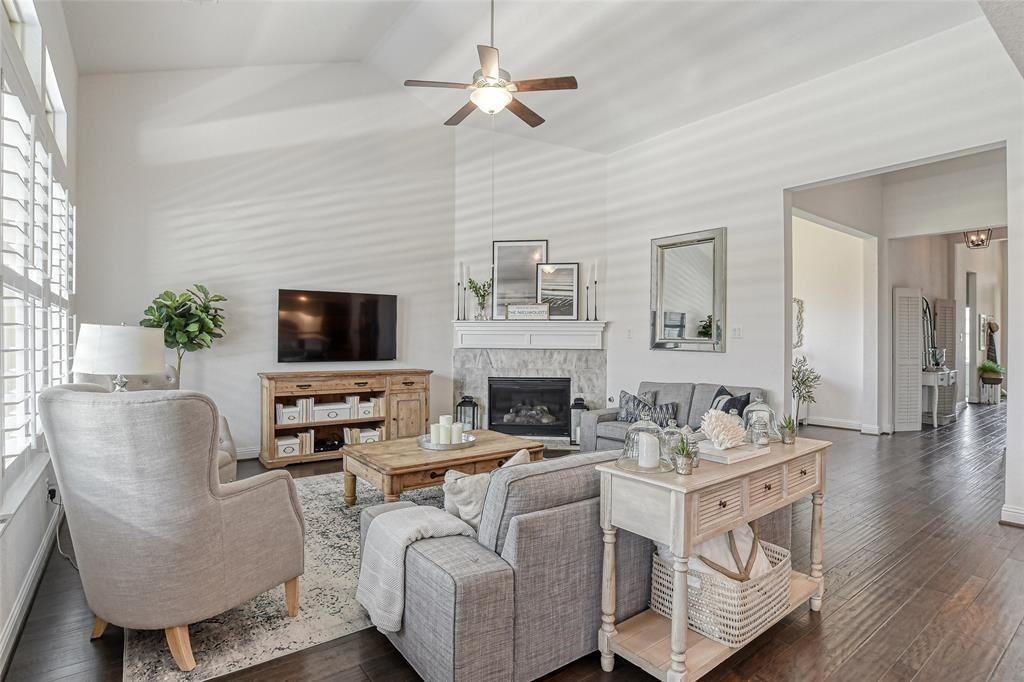 8910 Vineyard Valley Ct - Photo 2 of 21