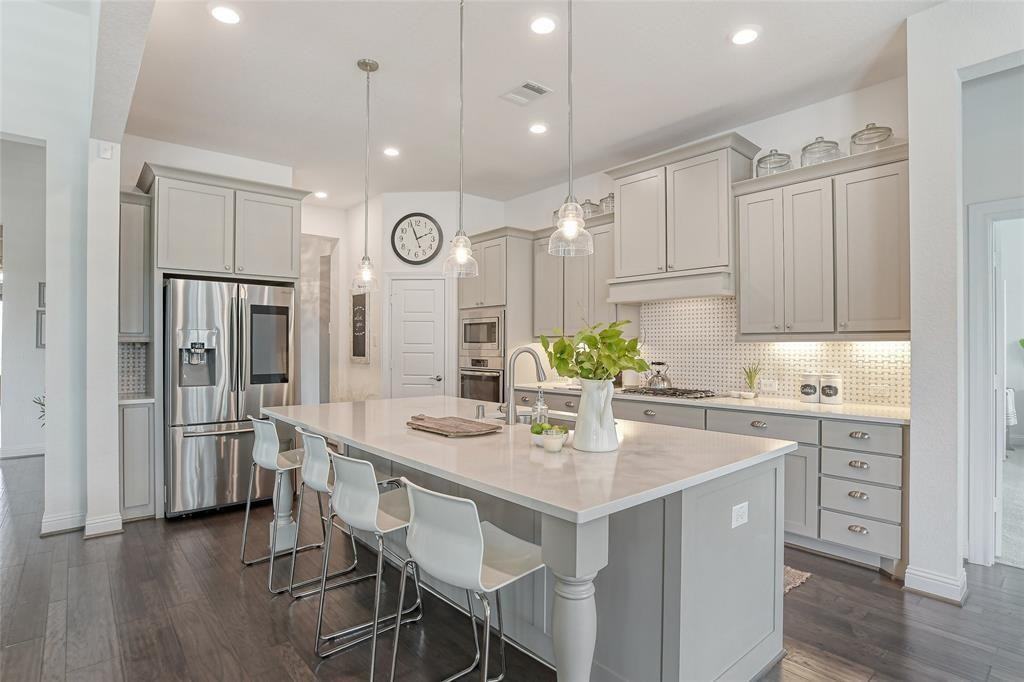 8910 Vineyard Valley Ct - Photo 4 of 21