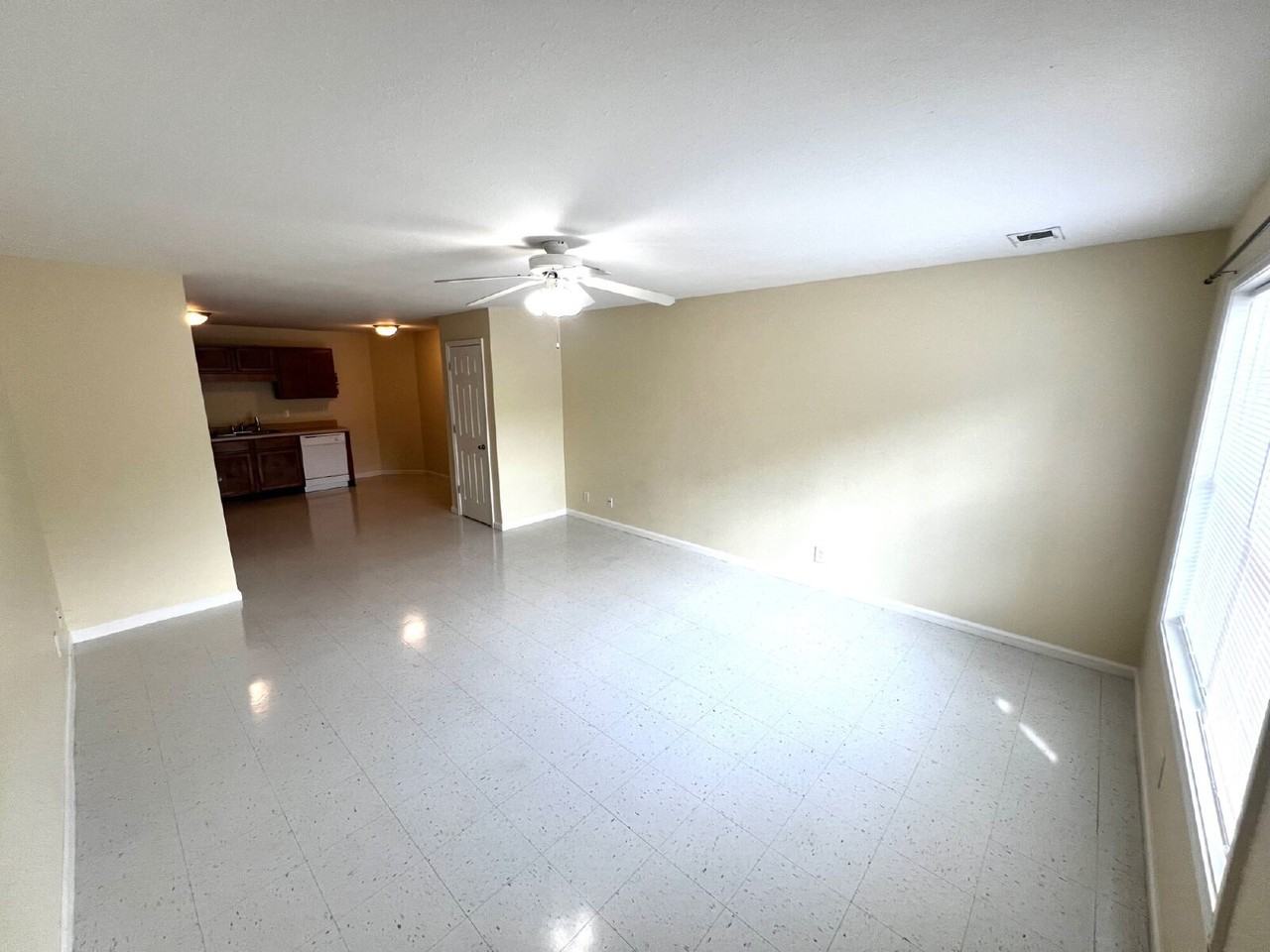 9063 9063-1B Pembroke Rd #1b - Photo 3 of 12