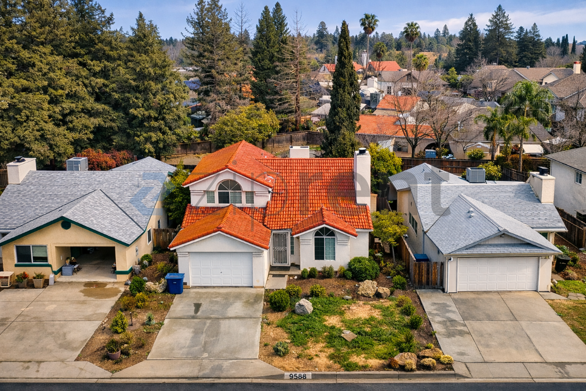 9588 N Boyd Ave - Photo 2 of 22