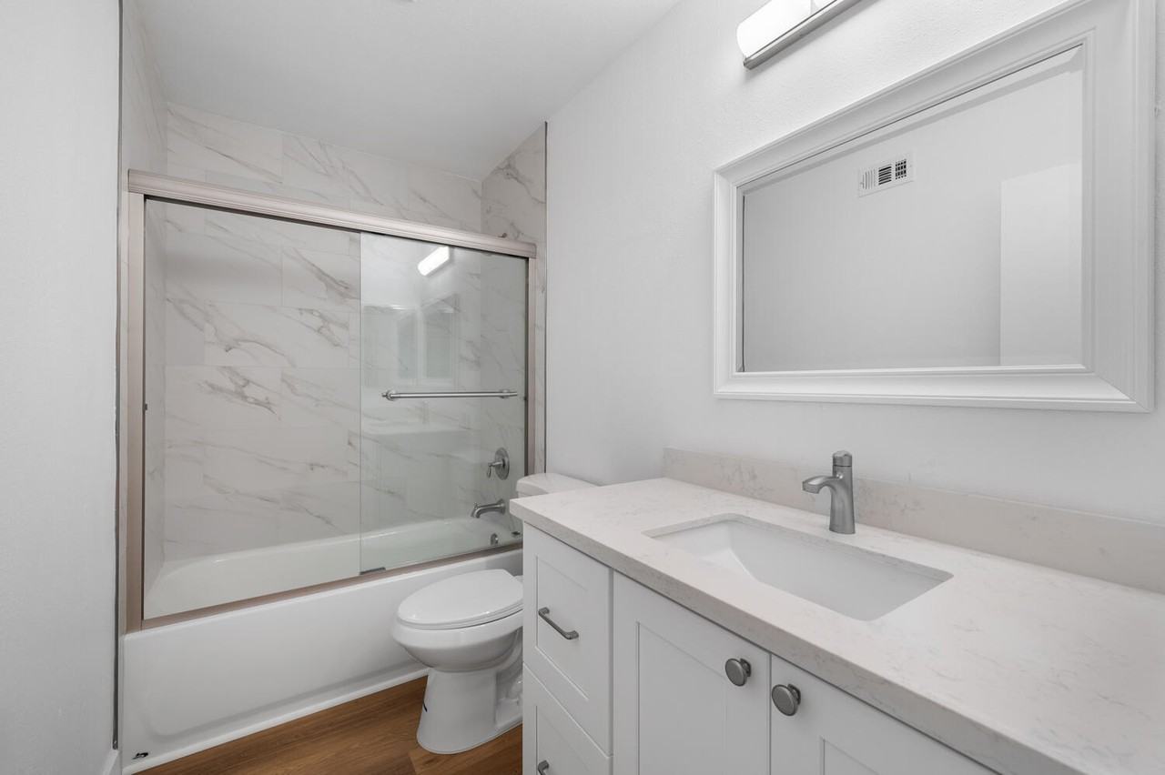 2620 W Aurora St #2 - Photo 2 of 36