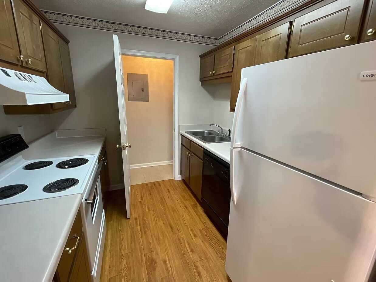 200 Hartness St #B3 - Photo 3 of 8