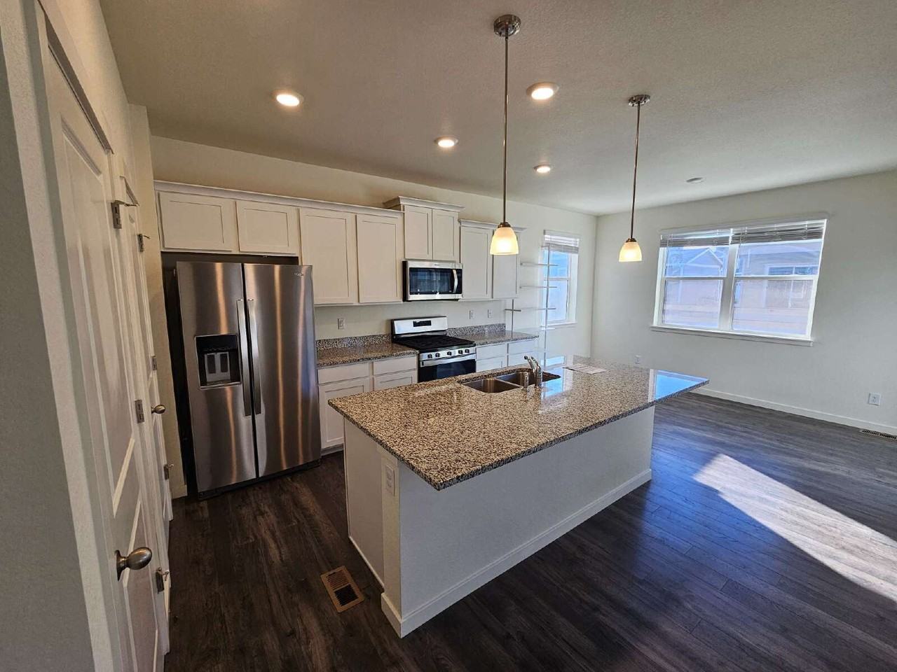 45840 Laceleaf Dr - Photo 2 of 25