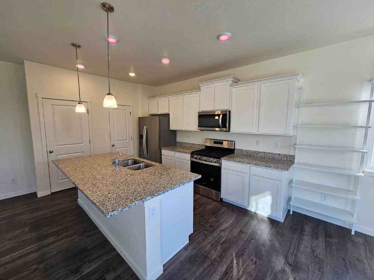 45840 Laceleaf Dr - Photo 3 of 25