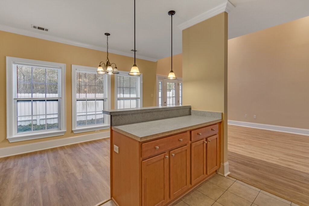 102 Kendal Ct - Photo 2 of 21