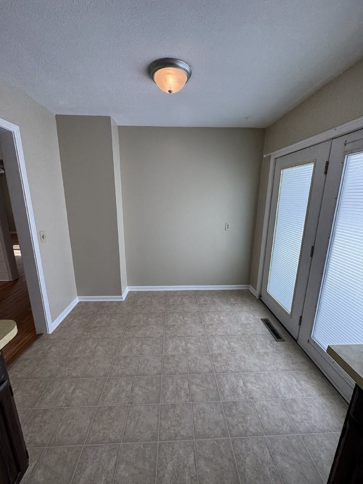 3439 S Walnut St - Photo 5 of 14