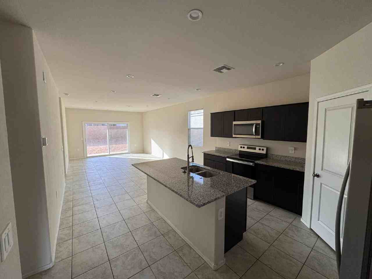 5179 E Emery Rd - Photo 4 of 18