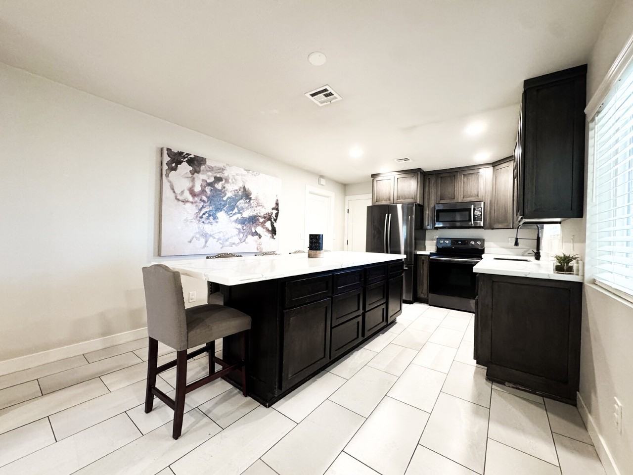 1658 W Las Lomas St - Photo 7 of 26