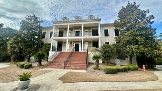 7 Crescent Point Dr - Photo 1 of 1