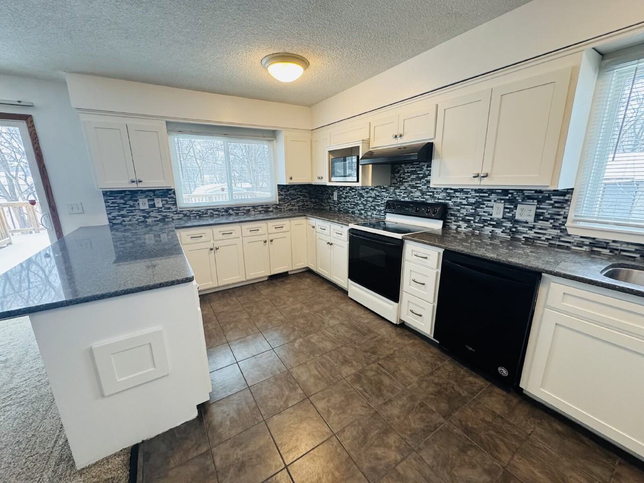 10648 Wren St Nw - Photo 7 of 33