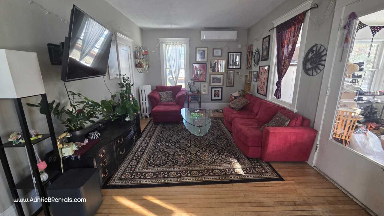 1609 Talmage Ave Se - Photo 6 of 29