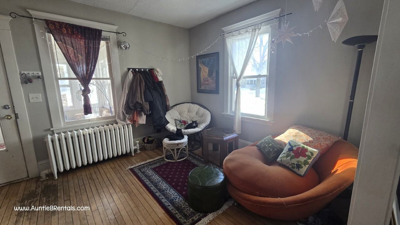 1609 Talmage Ave Se - Photo 7 of 29