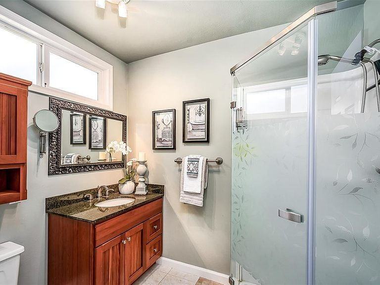 6273 Garner Ct - Photo 4 of 26