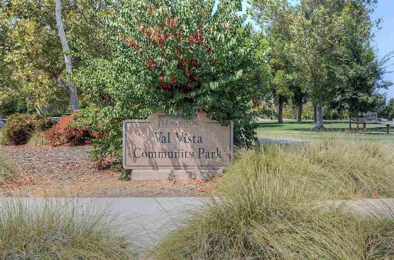 6273 Garner Ct - Photo 6 of 26