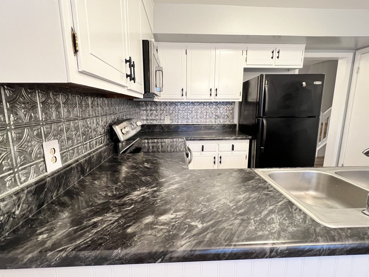 303 E Montcastle Dr #B - Photo 3 of 17