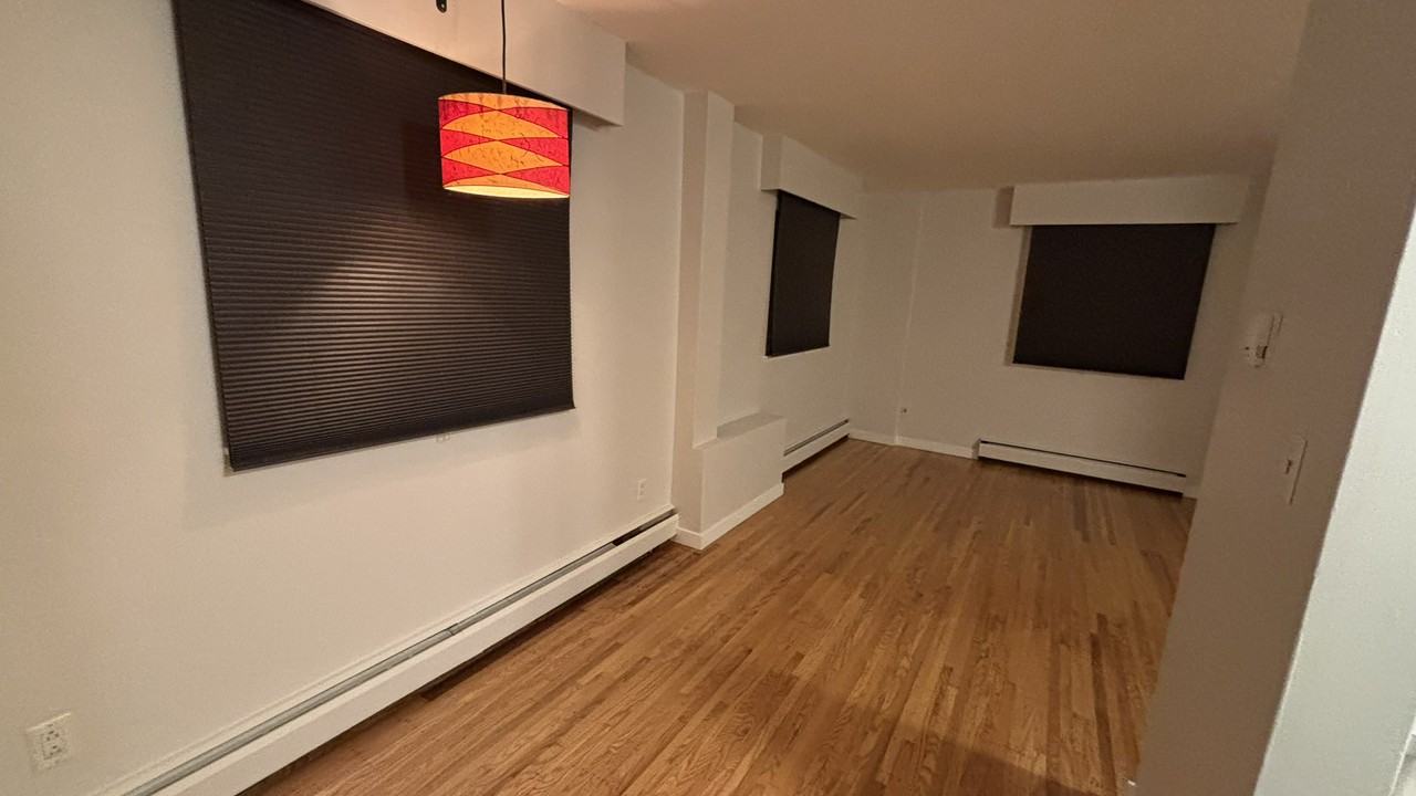 999 Gilford St - Photo 3 of 9