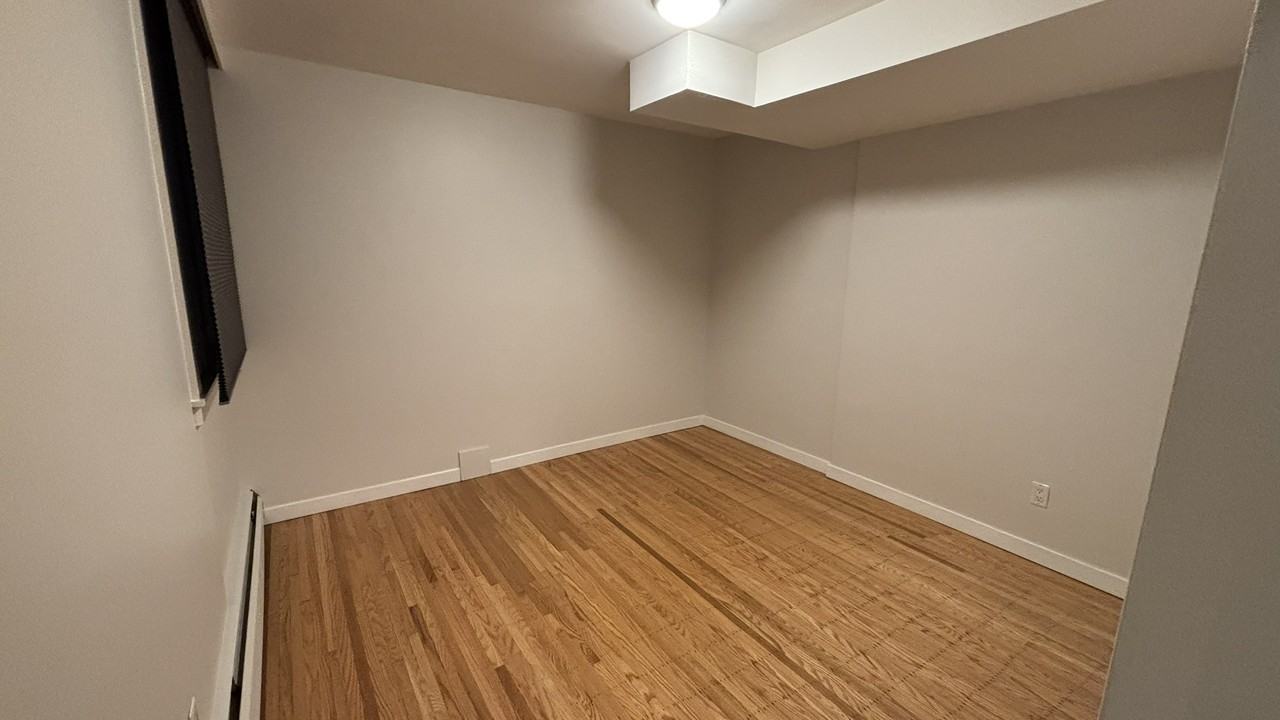 999 Gilford St - Photo 7 of 9