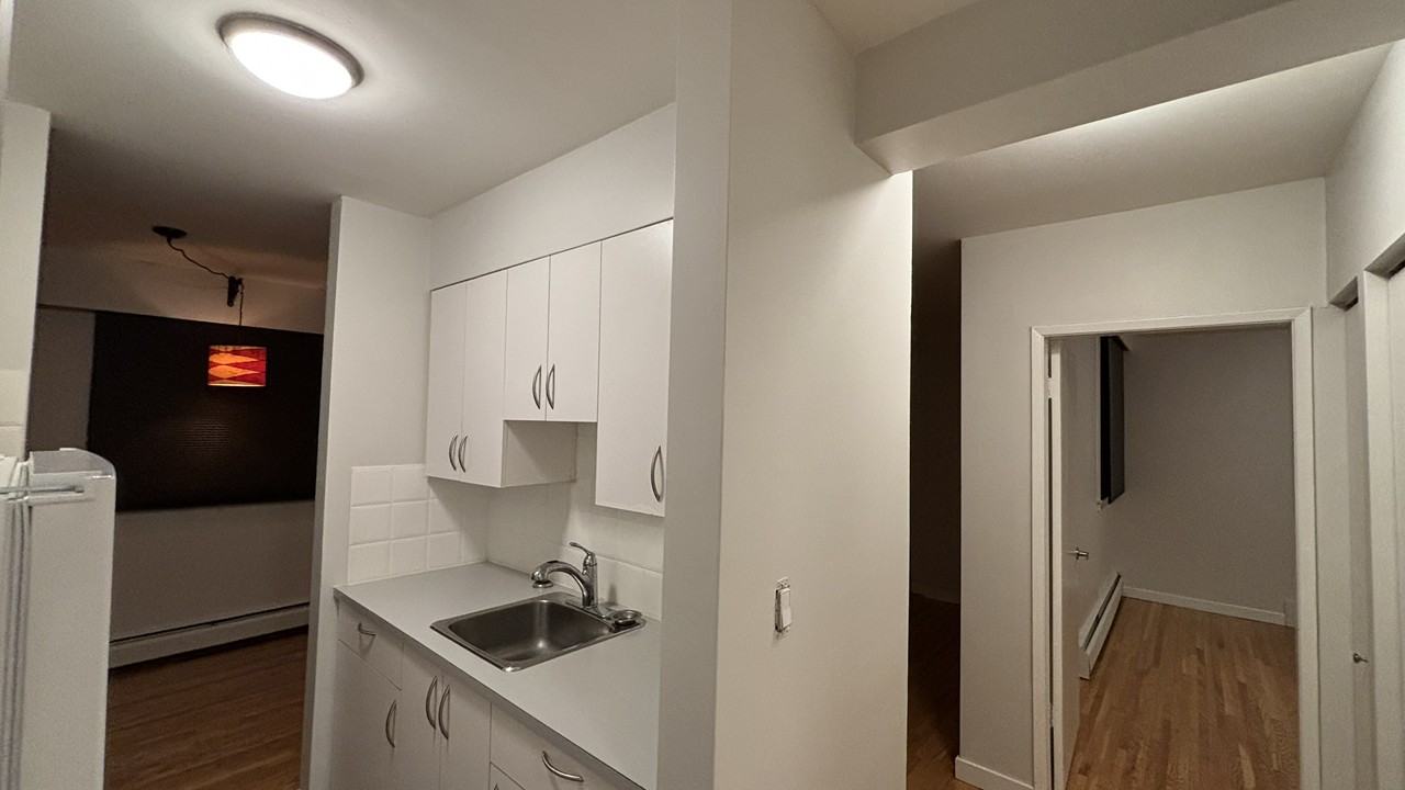 999 Gilford St - Photo 2 of 9