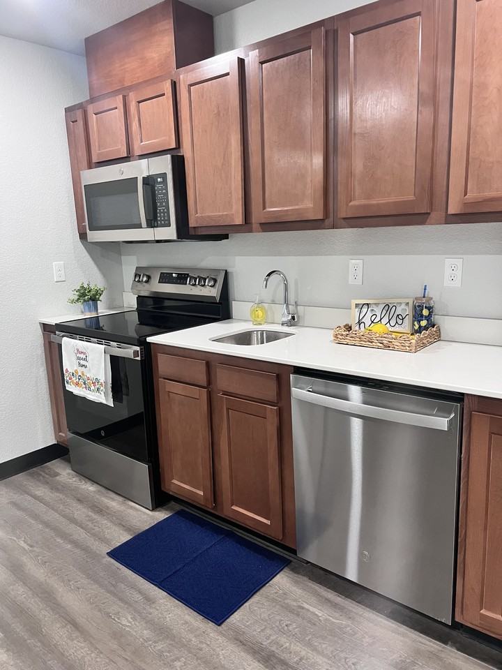 1808 S 7th Ave #76 - Photo 2 of 12