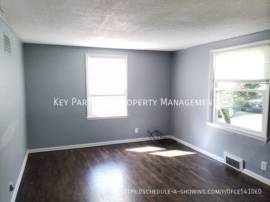 7809 Madison Ave - Photo 3 of 17