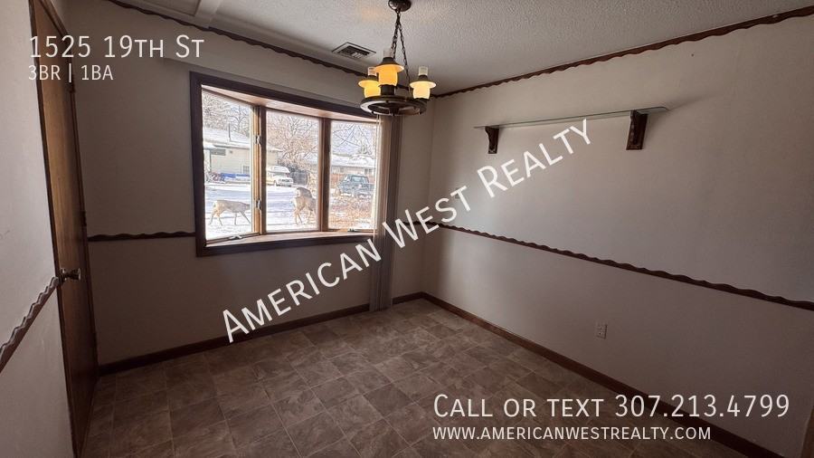 1525 19th St - Photo 4 of 15