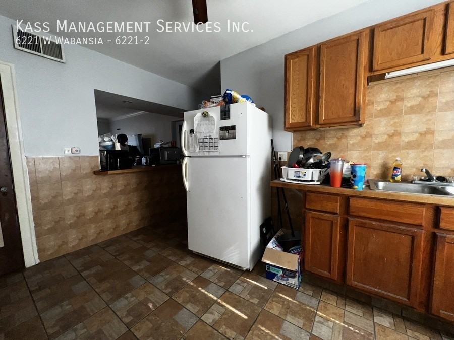 6221 W Wabansia Ave #6221-2 - Photo 6 of 7