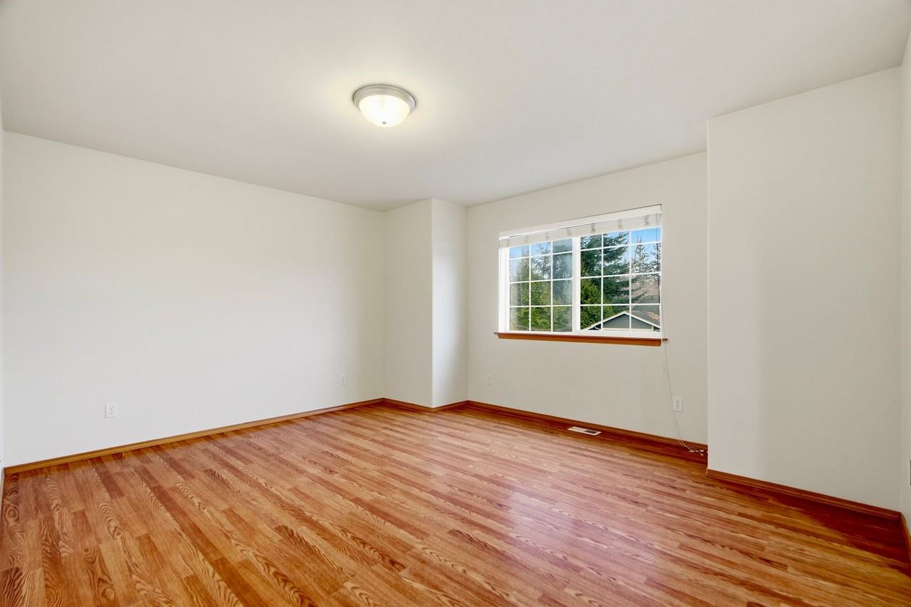 16115 40th Ave Se - Photo 3 of 20