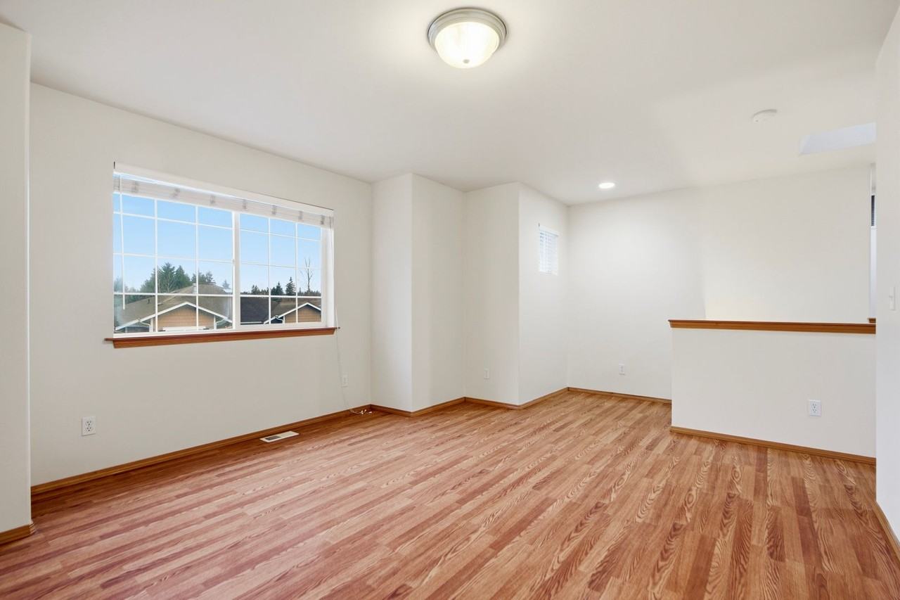 16115 40th Ave Se - Photo 4 of 20