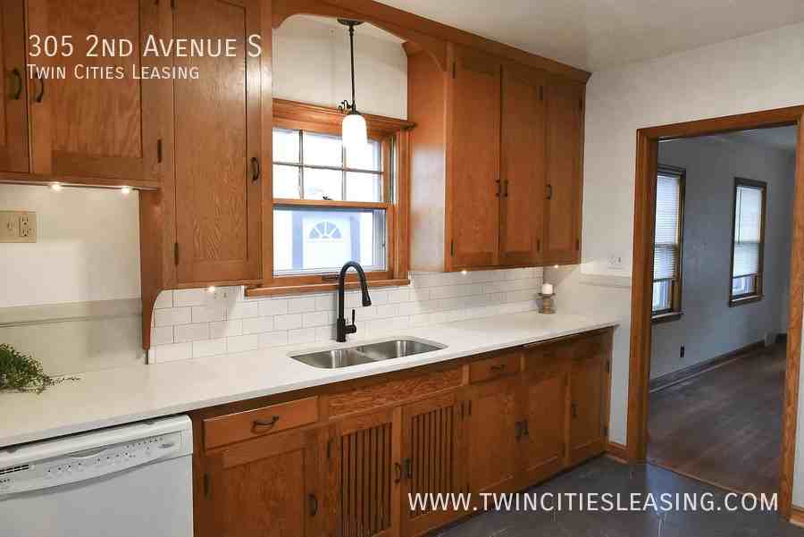 305 2nd Ave S - Photo 2 of 29