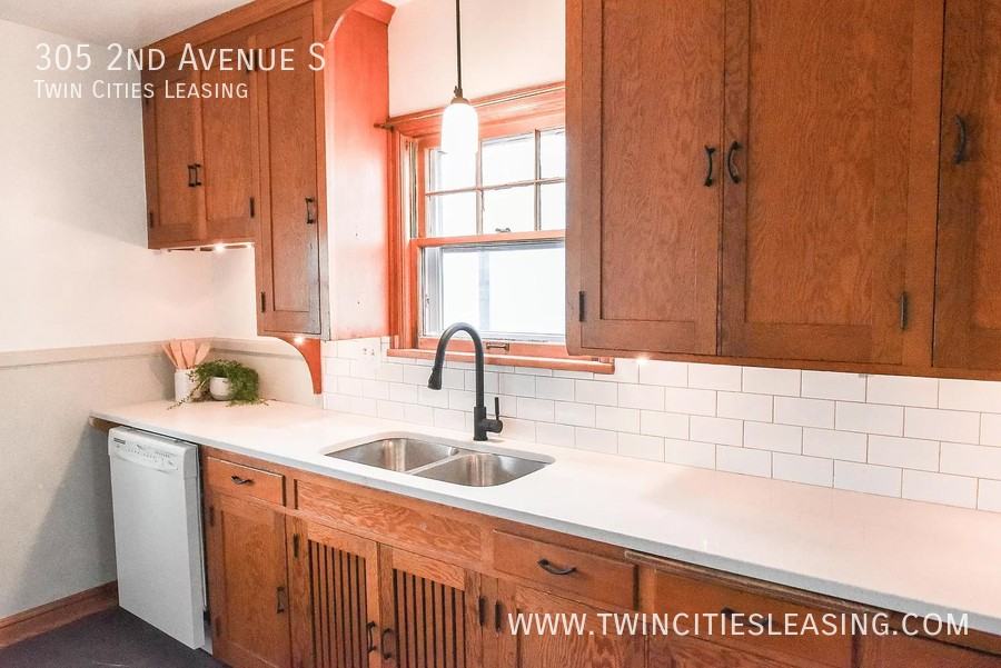 305 2nd Ave S - Photo 3 of 29
