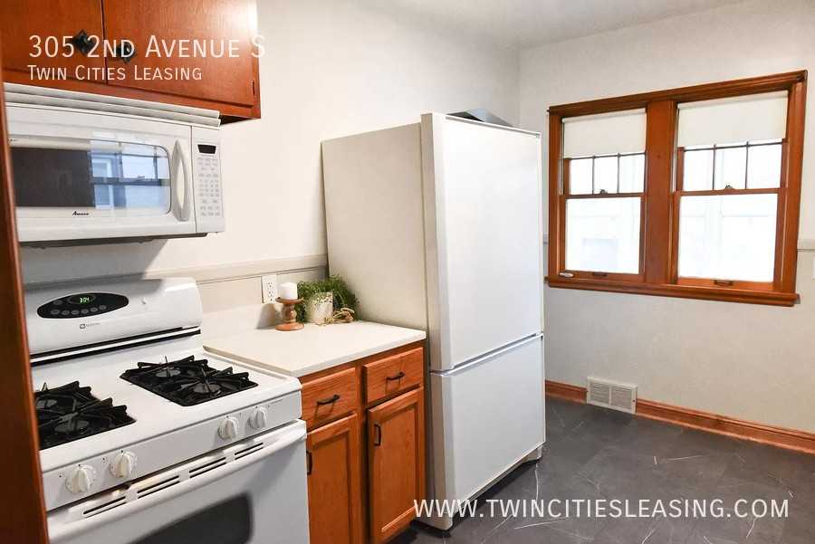 305 2nd Ave S - Photo 5 of 29