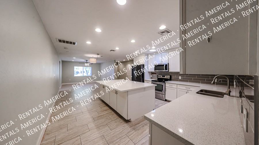 3113 N 28th St - Photo 7 of 40